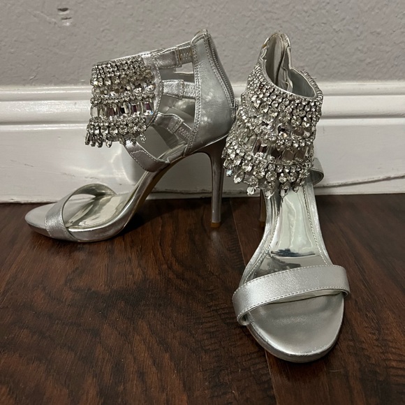 Gianni Bini Heels - Picture 2 of 8